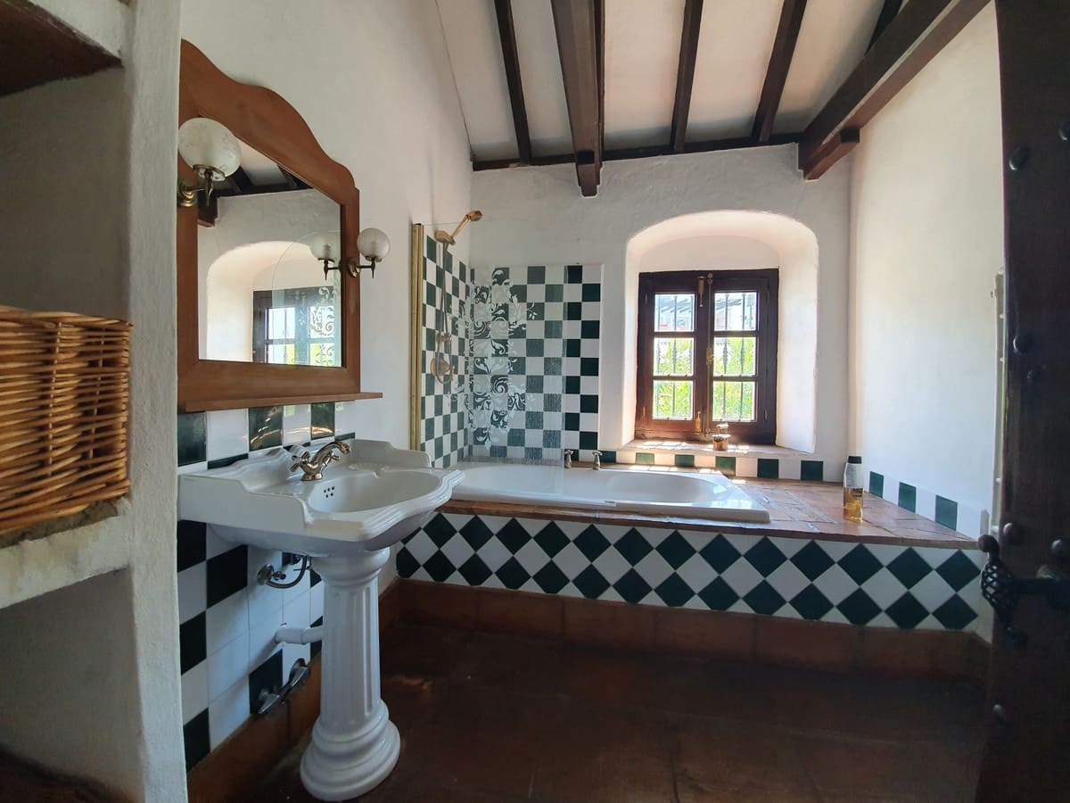 11 sypialnia Finka/Dom wiejski na sprzedaż w San Enrique de Guadiaro z basenem garażem - 3 500 000 € (Ref: 6073479)