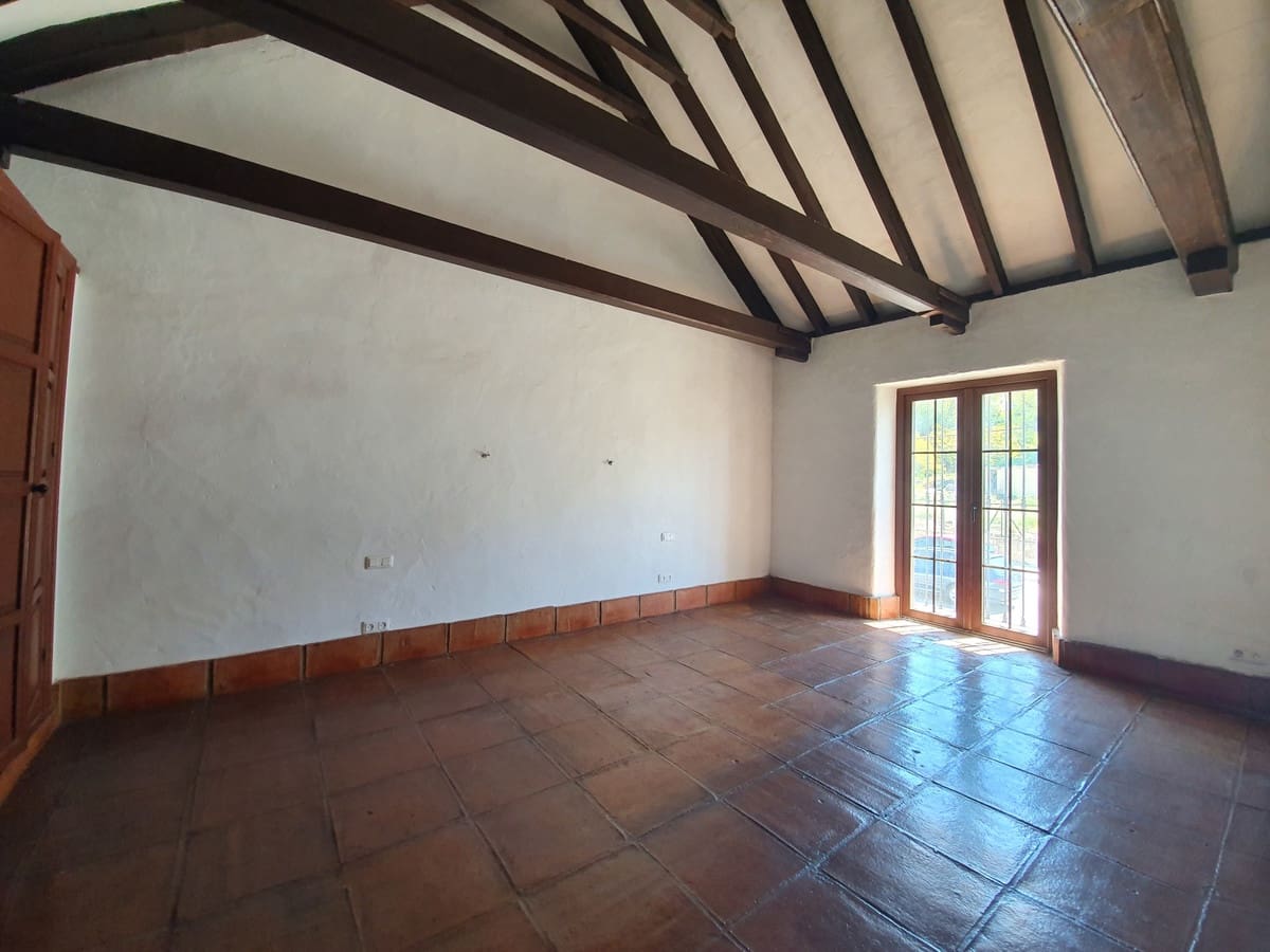 11 sypialnia Finka/Dom wiejski na sprzedaż w San Enrique de Guadiaro z basenem garażem - 3 500 000 € (Ref: 6073479)