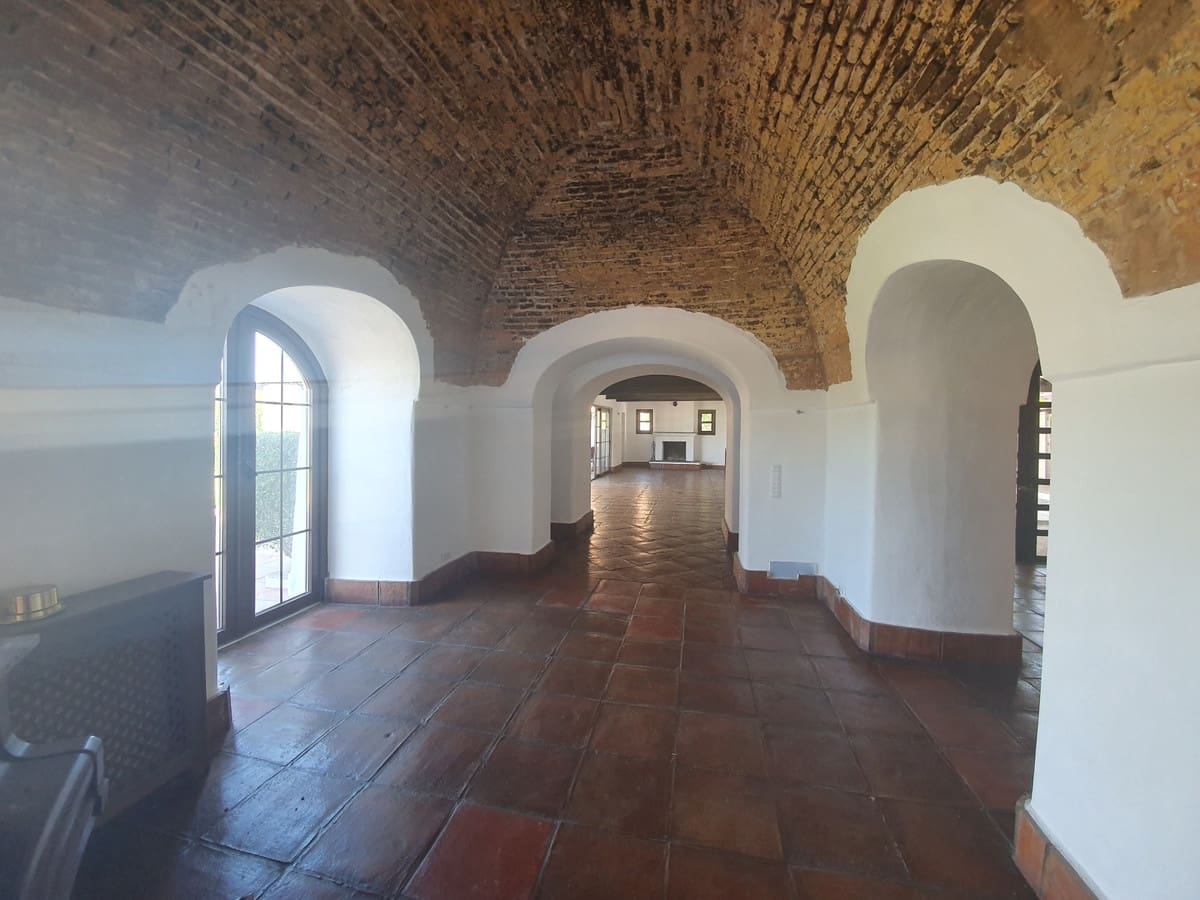 11 sypialnia Finka/Dom wiejski na sprzedaż w San Enrique de Guadiaro z basenem garażem - 3 500 000 € (Ref: 6073479)