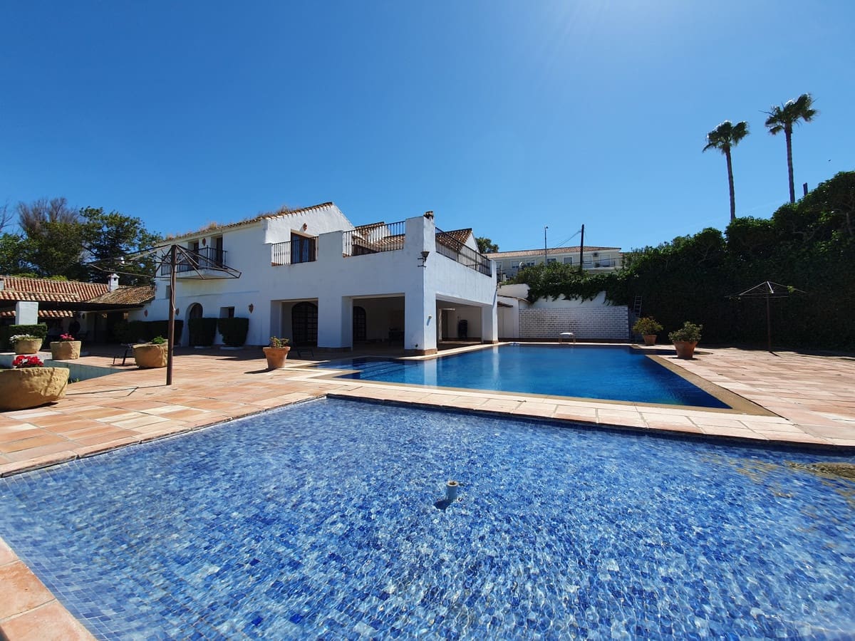 11 sypialnia Finka/Dom wiejski na sprzedaż w San Enrique de Guadiaro z basenem garażem - 3 500 000 € (Ref: 6073479)