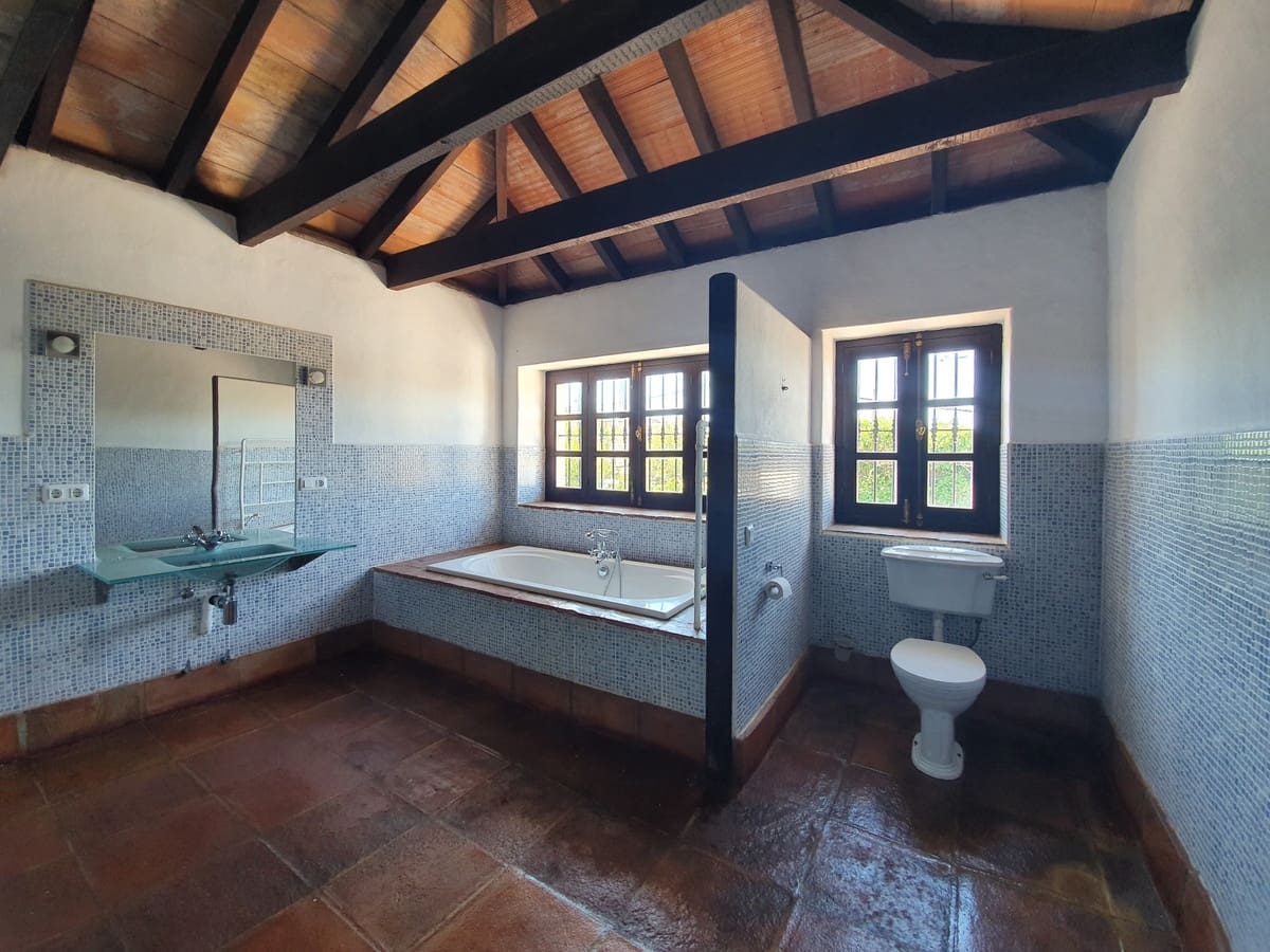 11 sypialnia Finka/Dom wiejski na sprzedaż w San Enrique de Guadiaro z basenem garażem - 3 500 000 € (Ref: 6073479)