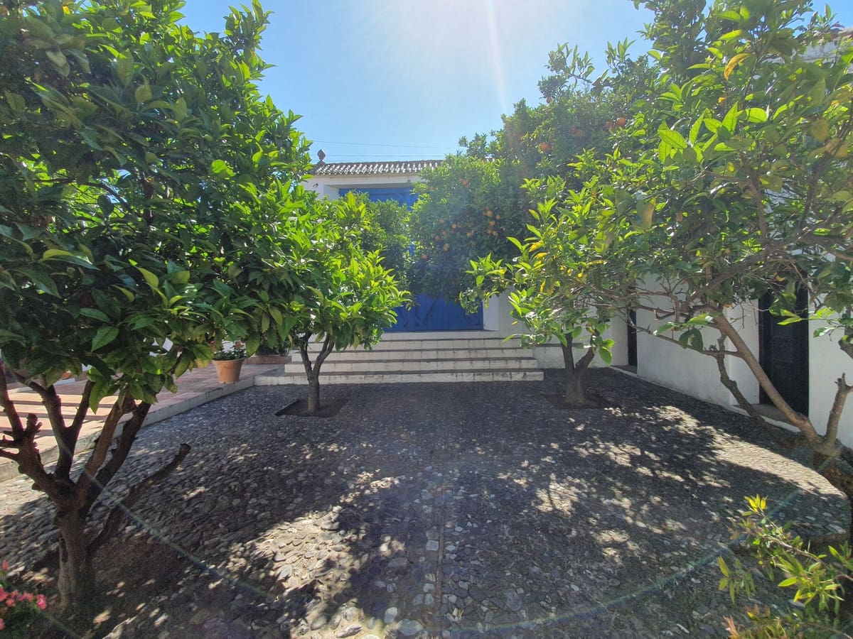 11 sypialnia Finka/Dom wiejski na sprzedaż w San Enrique de Guadiaro z basenem garażem - 3 500 000 € (Ref: 6073479)