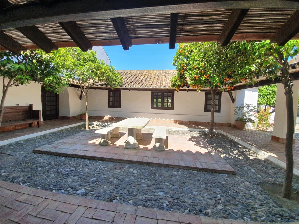11 sypialnia Finka/Dom wiejski na sprzedaż w San Enrique de Guadiaro z basenem garażem - 3 500 000 € (Ref: 6073479)