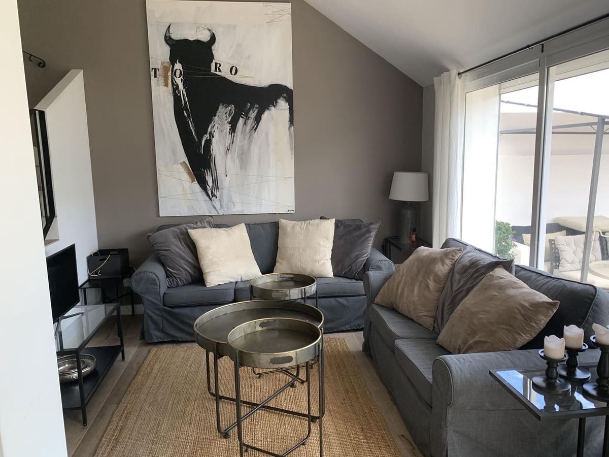 3 soverom Hus til salgs i Nueva Andalucia med svømmebasseng garasje - € 949 000 (Ref: 7678079)