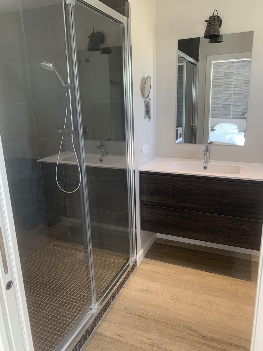 3 soverom Hus til salgs i Nueva Andalucia med svømmebasseng garasje - € 949 000 (Ref: 7678079)