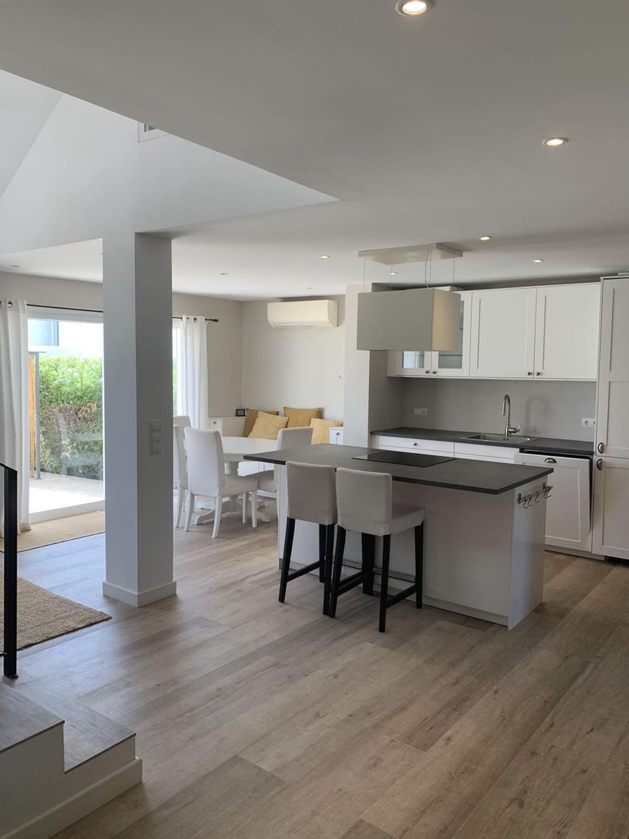 3 bedroom Townhouse for sale in Nueva Andalucia with pool garage - € 949,000 (Ref: 7678079)