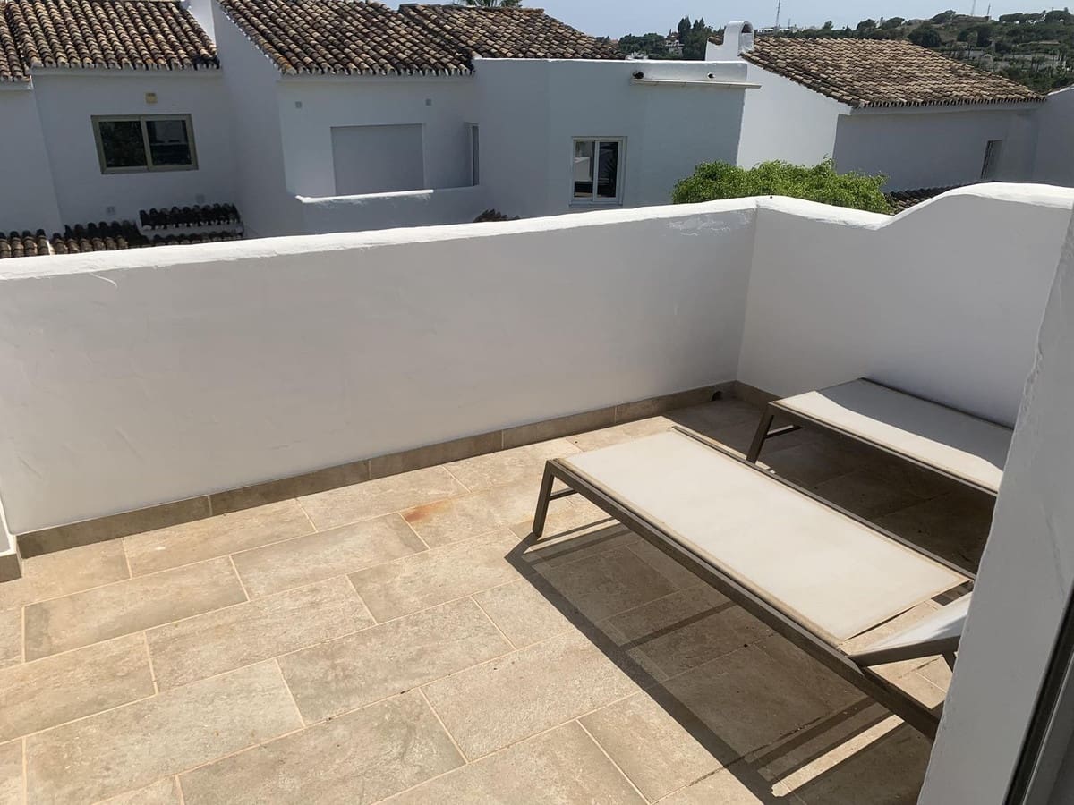 3 bedroom Townhouse for sale in Nueva Andalucia with pool garage - € 949,000 (Ref: 7678079)