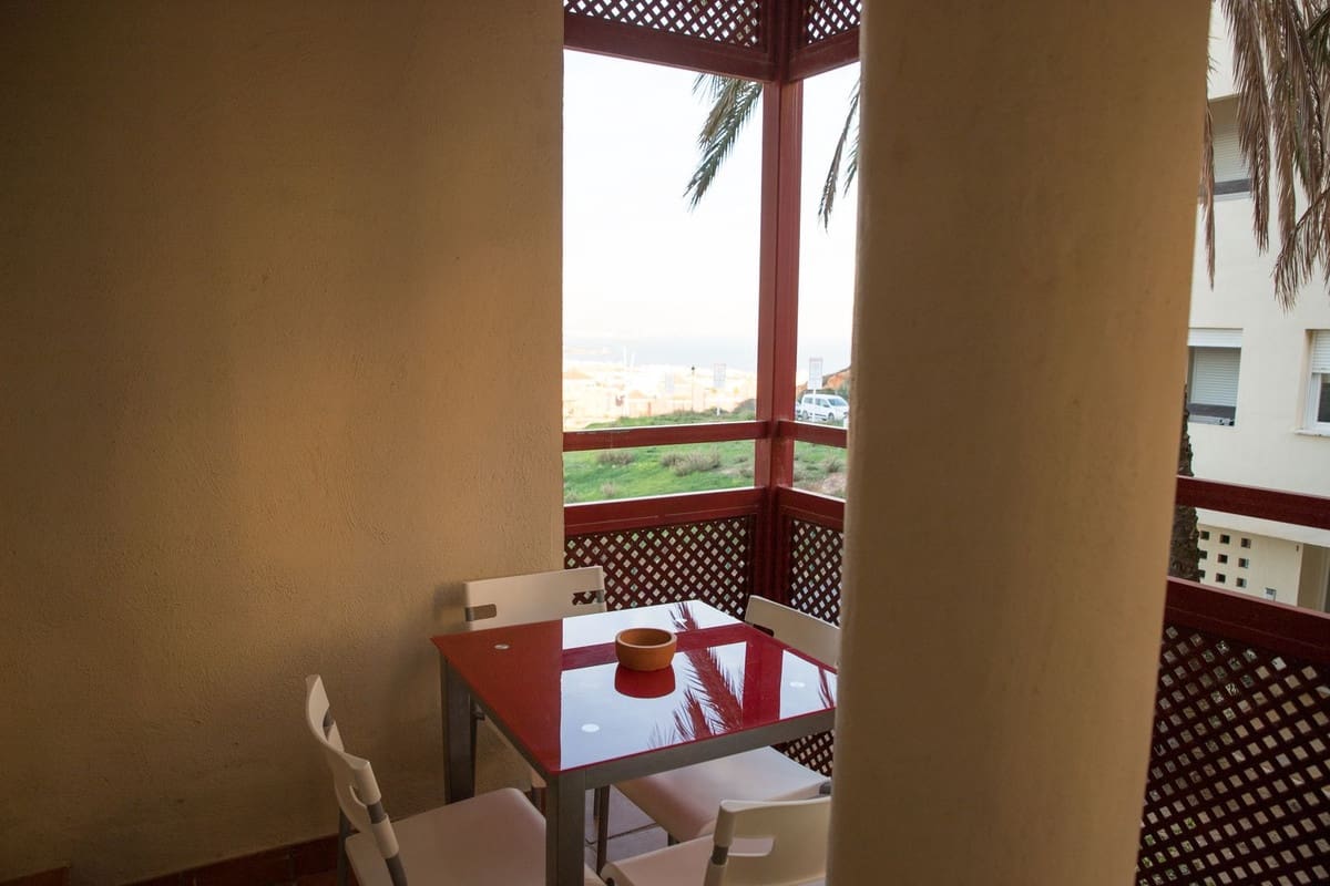 2 sypialnia Apartament na sprzedaż w La Duquesa / Puerto de la Duquesa z basenem garażem - 260 000 € (Ref: 7853915)