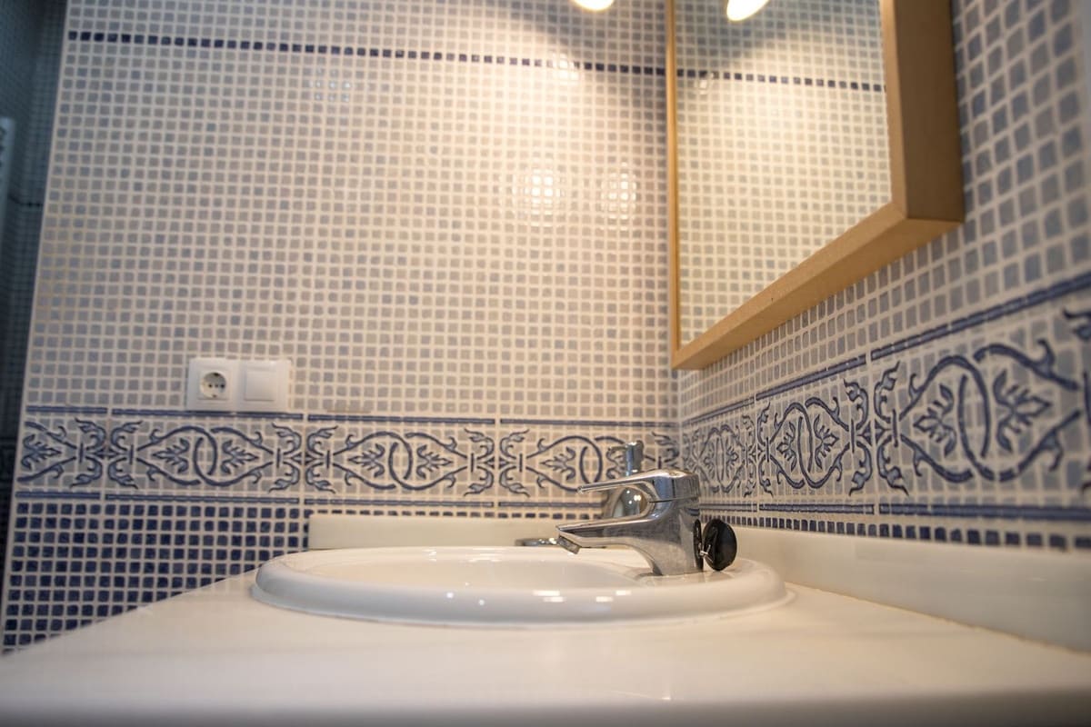 2 sypialnia Apartament na sprzedaż w La Duquesa / Puerto de la Duquesa z basenem garażem - 260 000 € (Ref: 7853915)