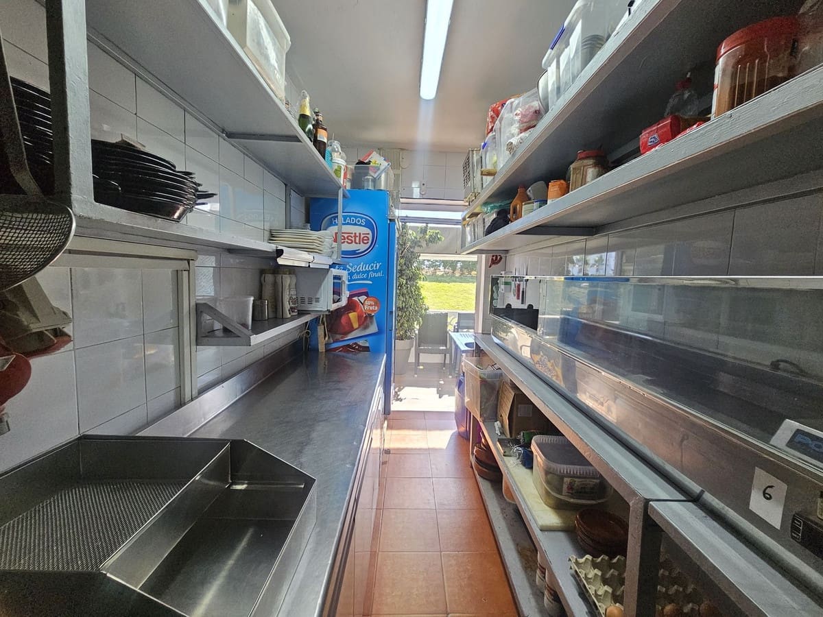 Restaurant/Bar à vendre à Torreguadiaro - 990 000 € (Ref: 8601222)