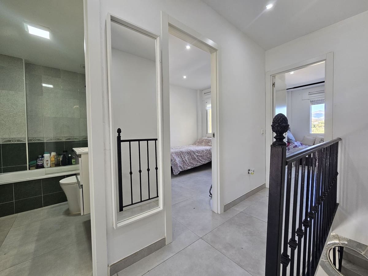 3 Zimmer Haus zu verkaufen in Estepona mit Pool Garage - 355.000 € (Ref: 8620398)