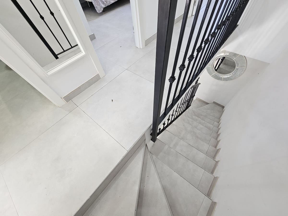 3 soverom Hus til salgs i Estepona med svømmebasseng garasje - € 348 000 (Ref: 8620398)