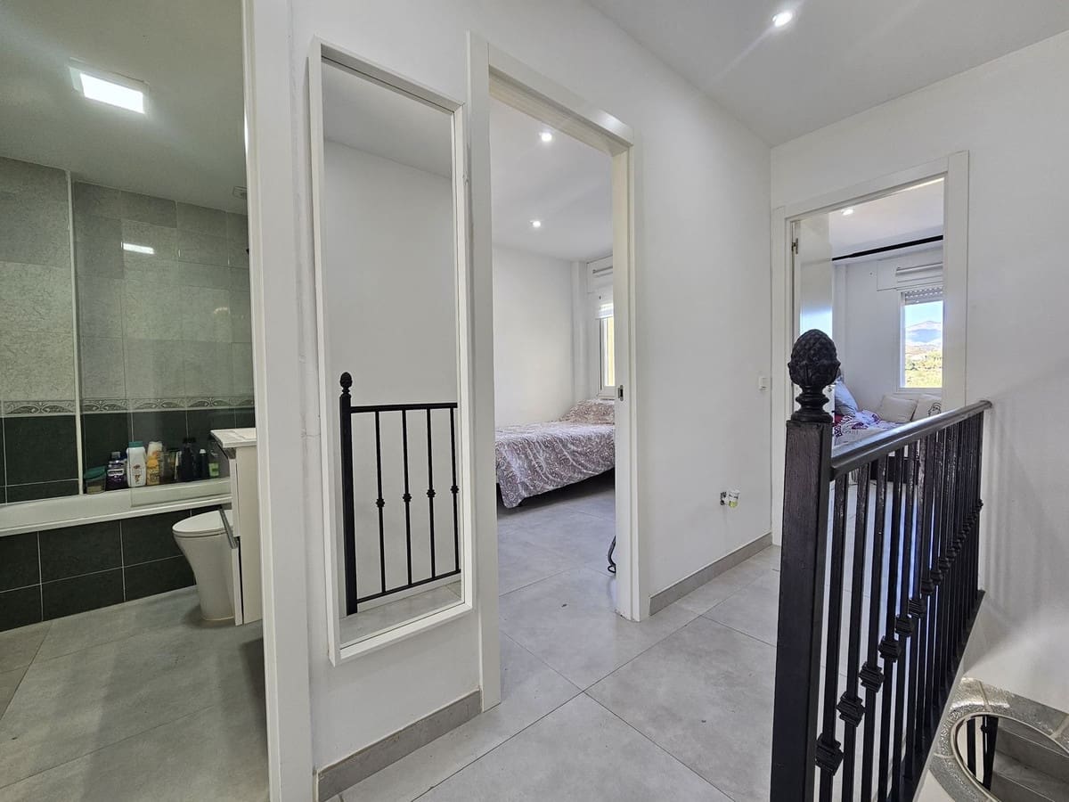 3 soverom Hus til salgs i Estepona med svømmebasseng garasje - € 348 000 (Ref: 8620398)