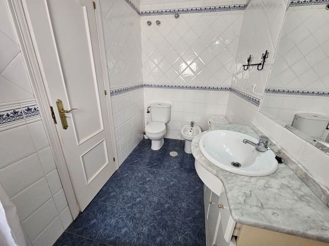 2 Zimmer Apartment zu verkaufen in Estepona - 315.000 € (Ref: 8635301)