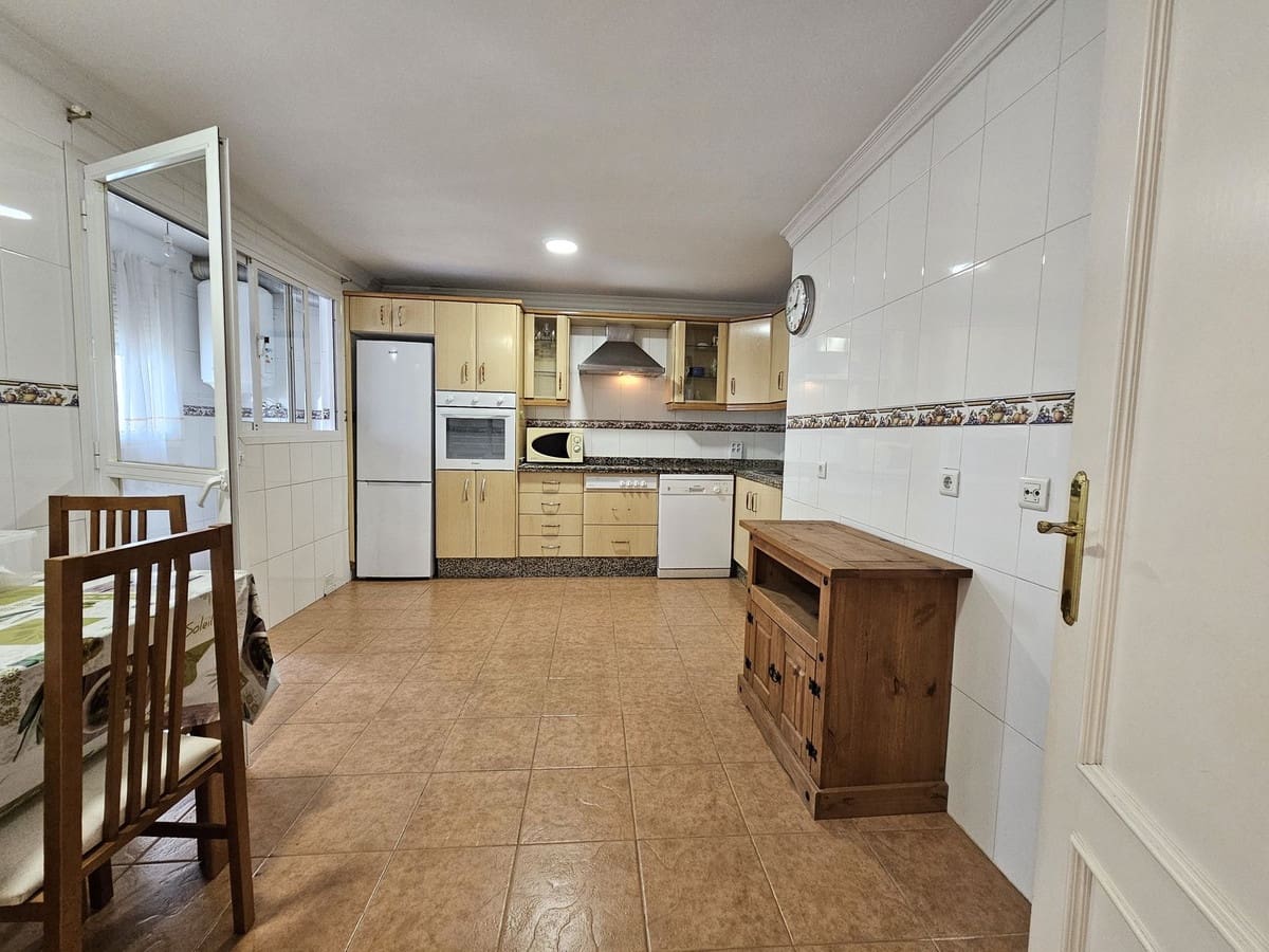 2 makuuhuone Huoneisto myytävänä paikassa Estepona - 330 000 € (Ref: 8635301)