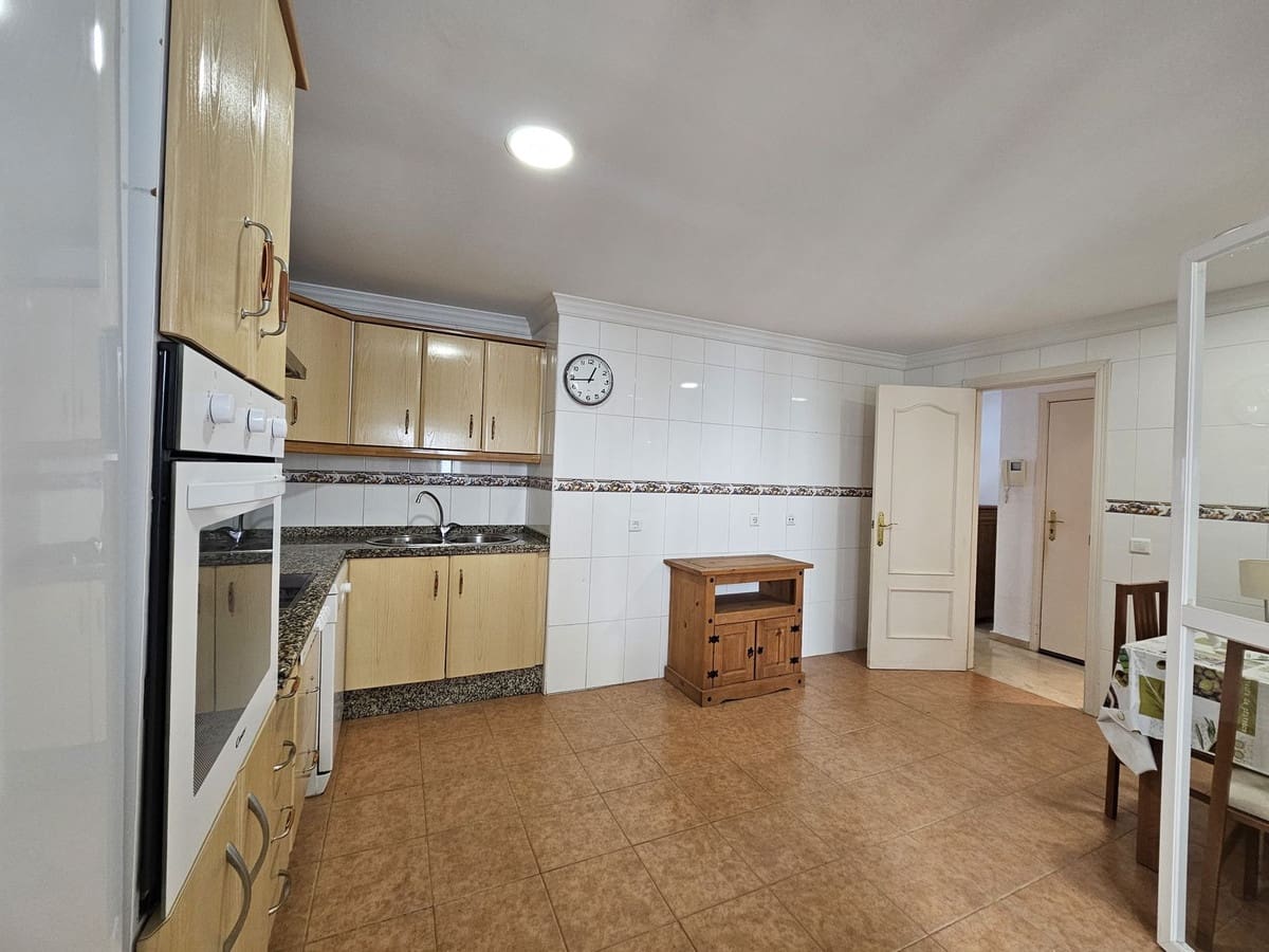 2 makuuhuone Huoneisto myytävänä paikassa Estepona - 330 000 € (Ref: 8635301)