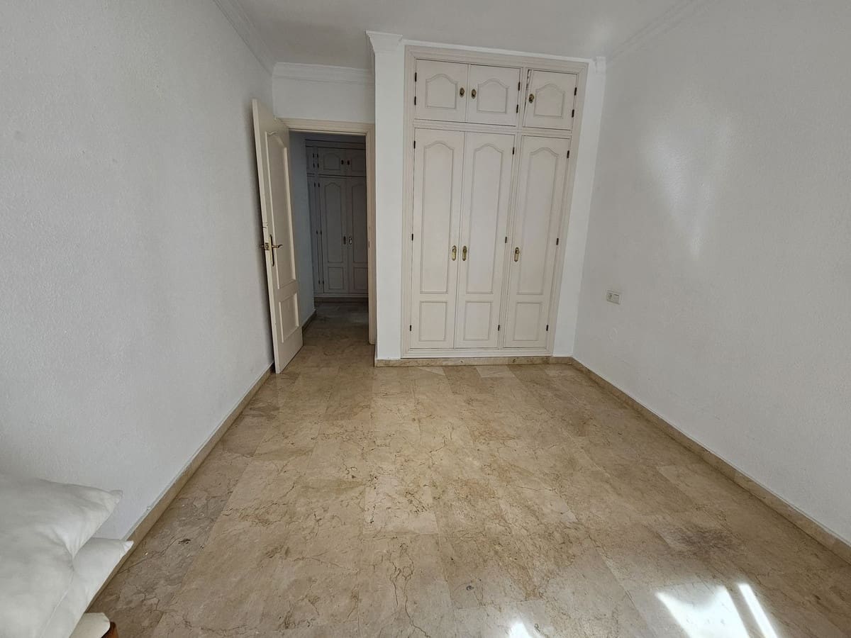 2 makuuhuone Huoneisto myytävänä paikassa Estepona - 330 000 € (Ref: 8635301)