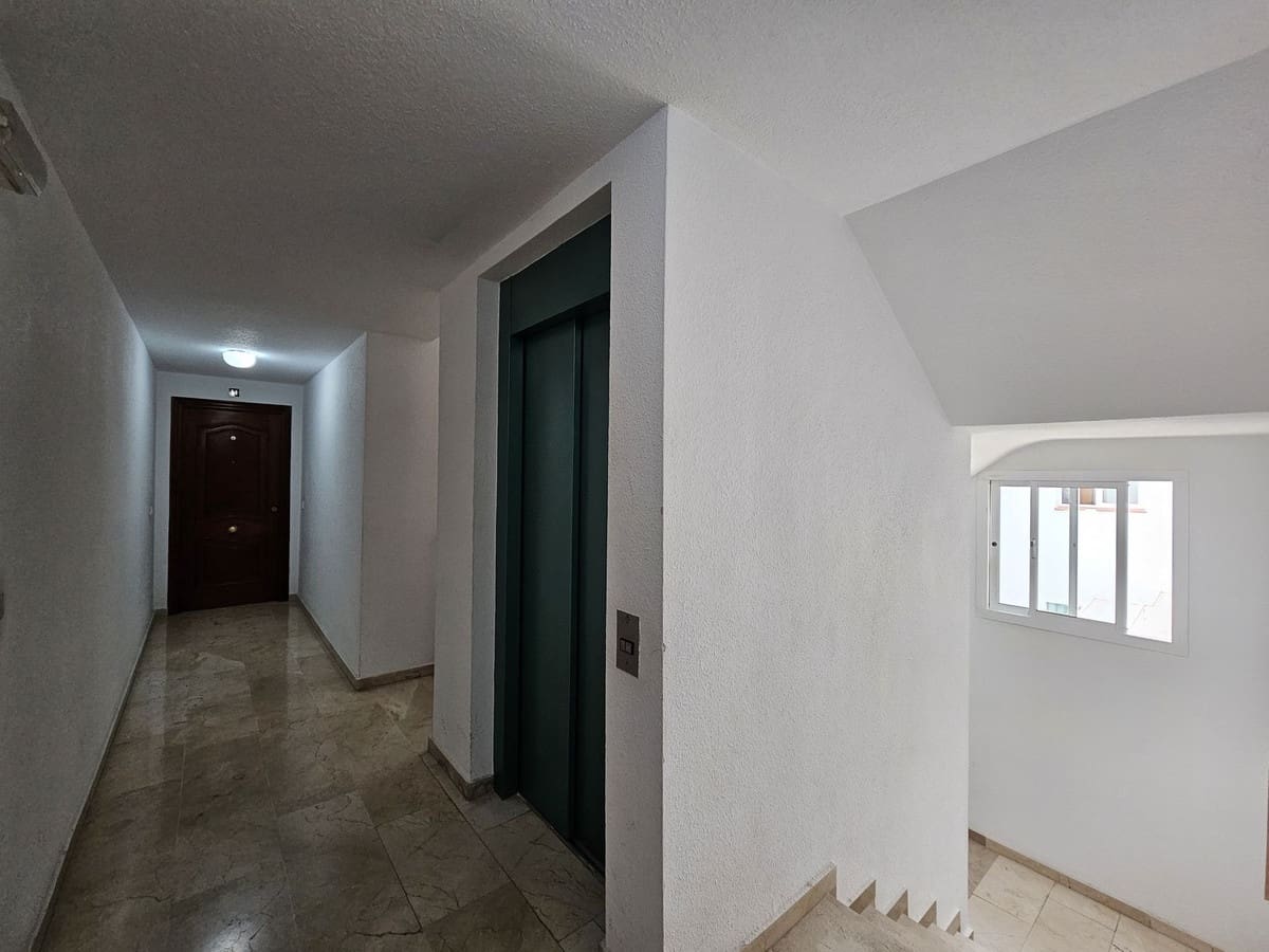2 makuuhuone Huoneisto myytävänä paikassa Estepona - 330 000 € (Ref: 8635301)
