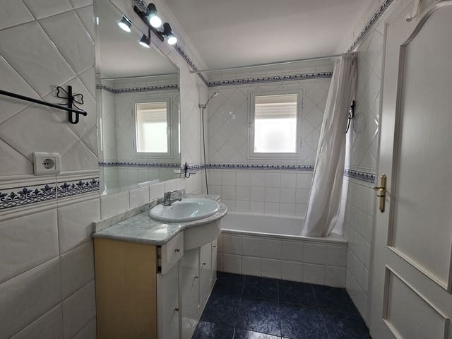 2 makuuhuone Huoneisto myytävänä paikassa Estepona - 330 000 € (Ref: 8635301)