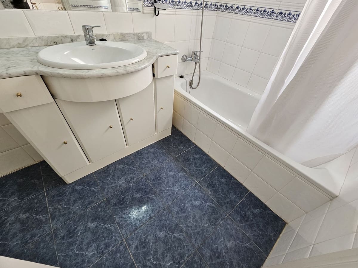 2 makuuhuone Huoneisto myytävänä paikassa Estepona - 330 000 € (Ref: 8635301)