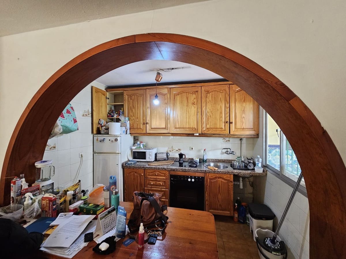 5 soveværelse Semi-Rækkehus til salg i Estepona med garage - € 395.000 (Ref: 8782368)
