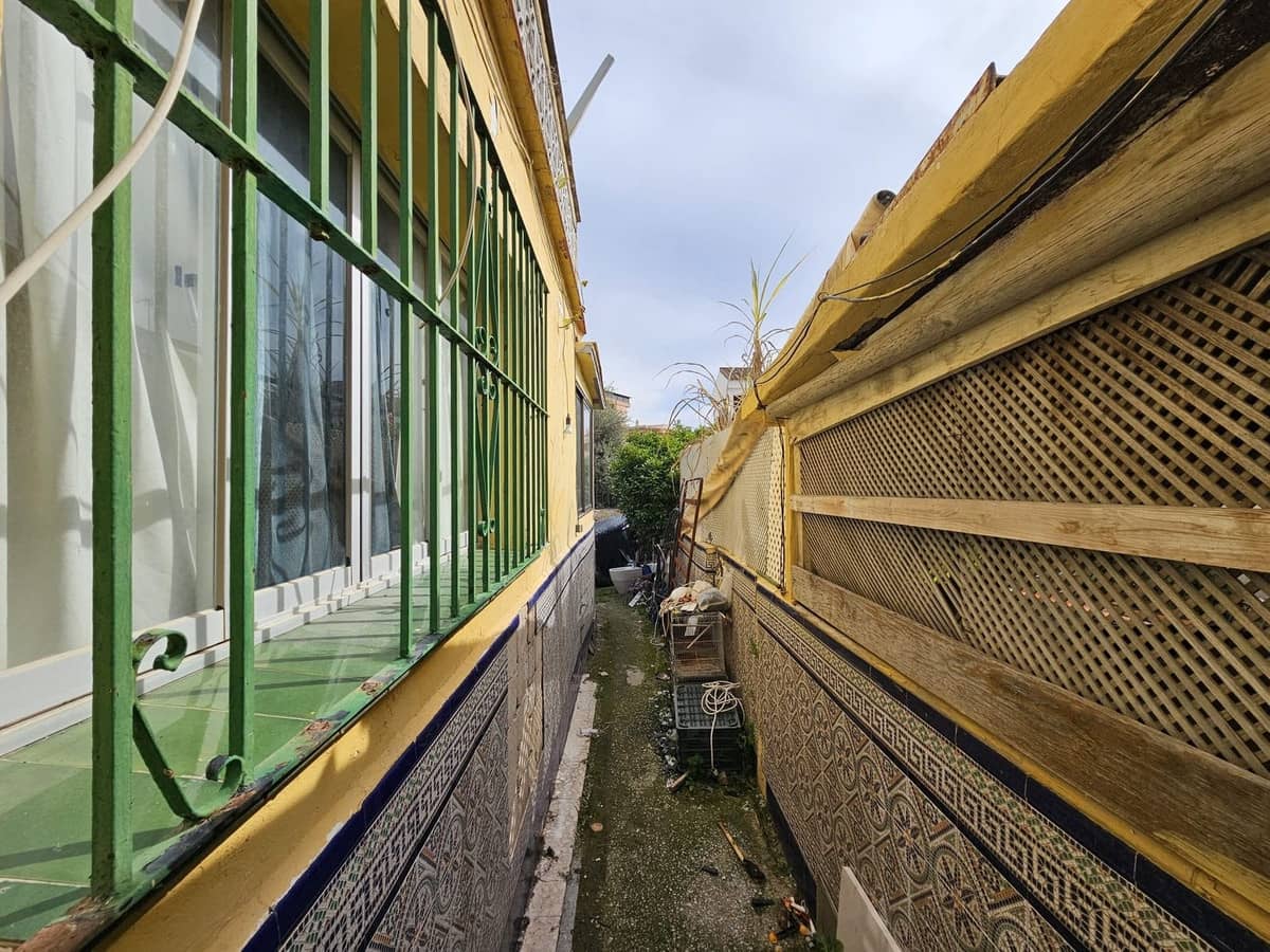 5 soveværelse Semi-Rækkehus til salg i Estepona med garage - € 395.000 (Ref: 8782368)
