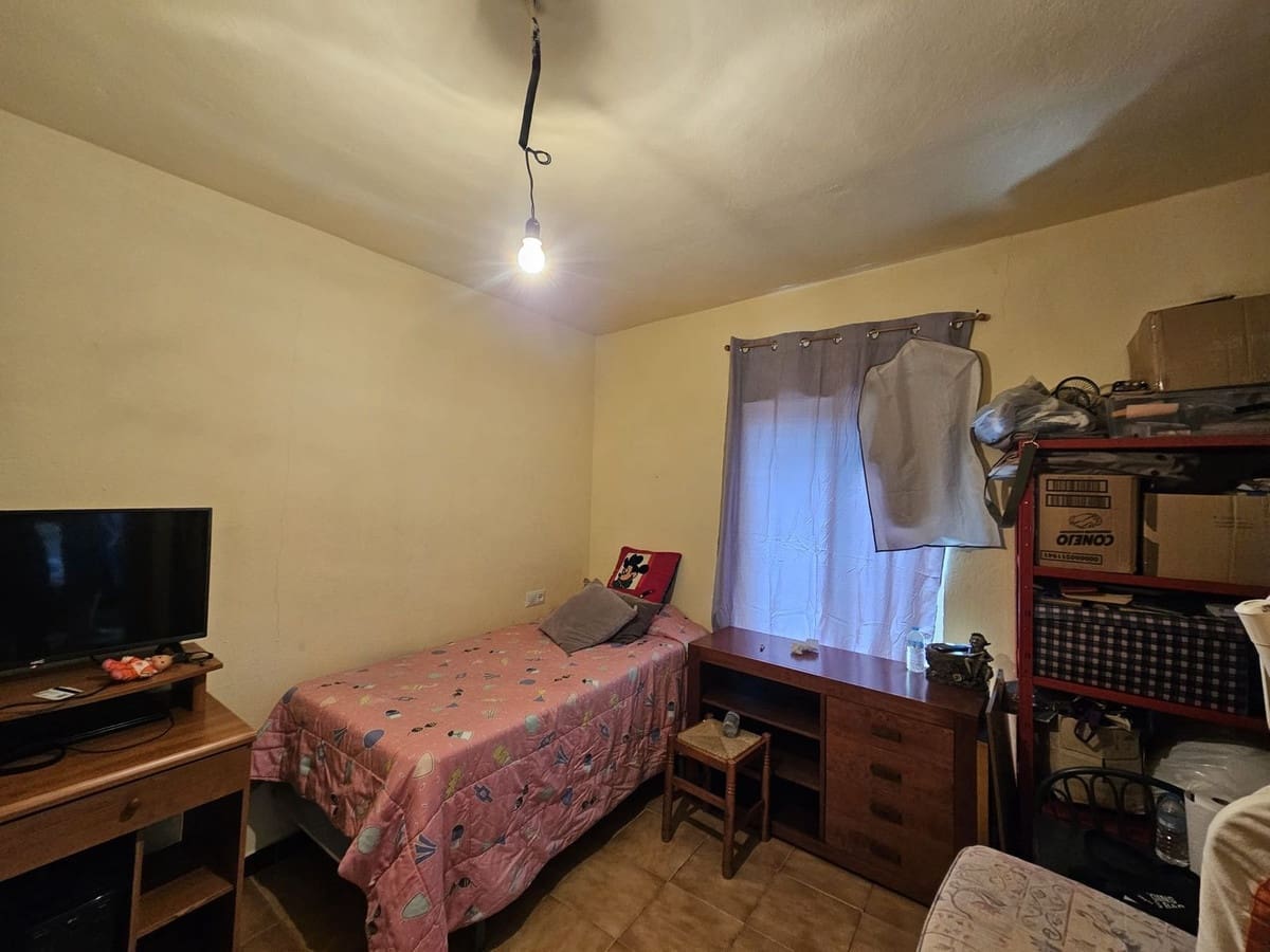 5 soveværelse Semi-Rækkehus til salg i Estepona med garage - € 395.000 (Ref: 8782368)