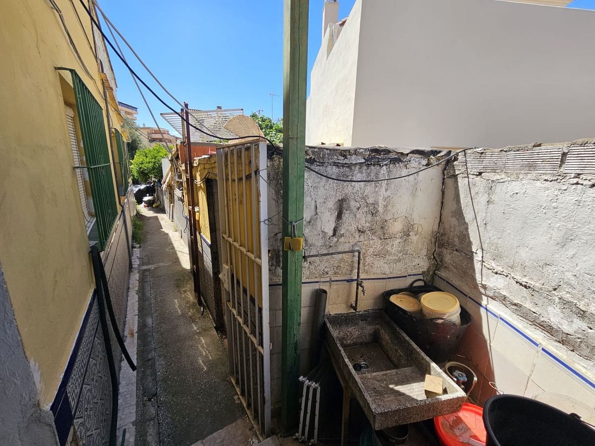 5 soveværelse Semi-Rækkehus til salg i Estepona med garage - € 395.000 (Ref: 8782368)