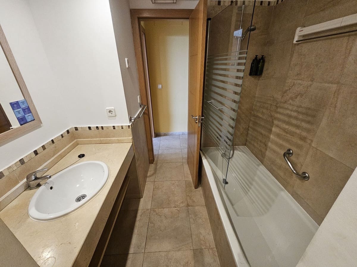 Apartamento de 1 habitación en Manilva en venta con piscina garaje - 120.000 € (Ref: 8848211)