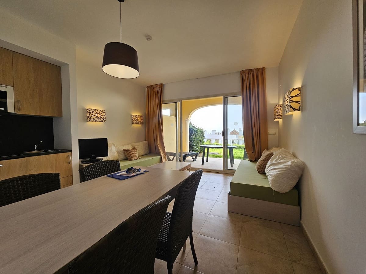 1 sypialnia Apartament na sprzedaż w Manilva z basenem garażem - 125 000 € (Ref: 8848211)