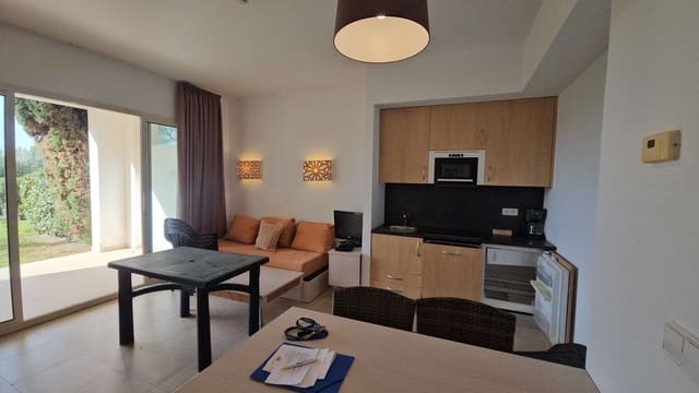 1 soveværelse Lejlighed til salg i Manilva med swimmingpool garage - € 125.000 (Ref: 8891690)