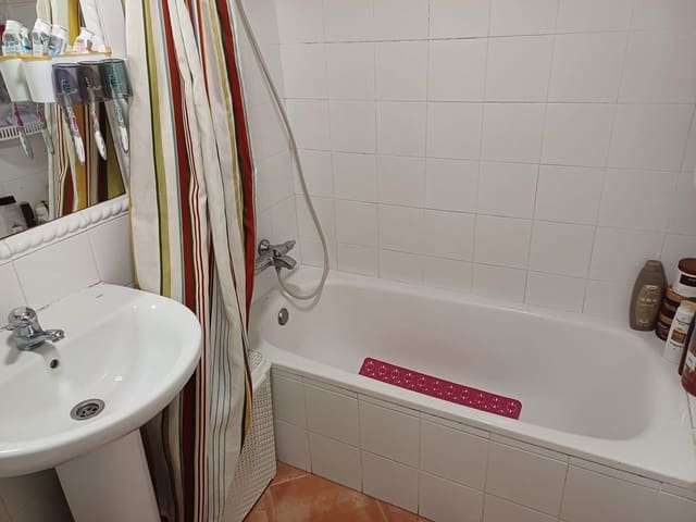 2 Zimmer Apartment zu verkaufen in Casares mit Pool - 190.000 € (Ref: 9000337)