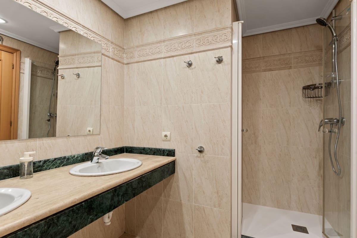 Apartamento de 2 habitaciones en New Golden Mile en venta - 355.000 € (Ref: 9013161)