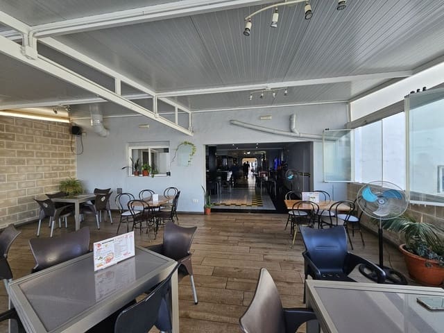 6 sovrum Kommersiell till salu i Manilva med garage - 1 900 000 € (Ref: 9049687)