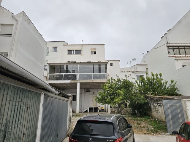 6 sovrum Kommersiell till salu i Manilva med garage - 1 900 000 € (Ref: 9049687)