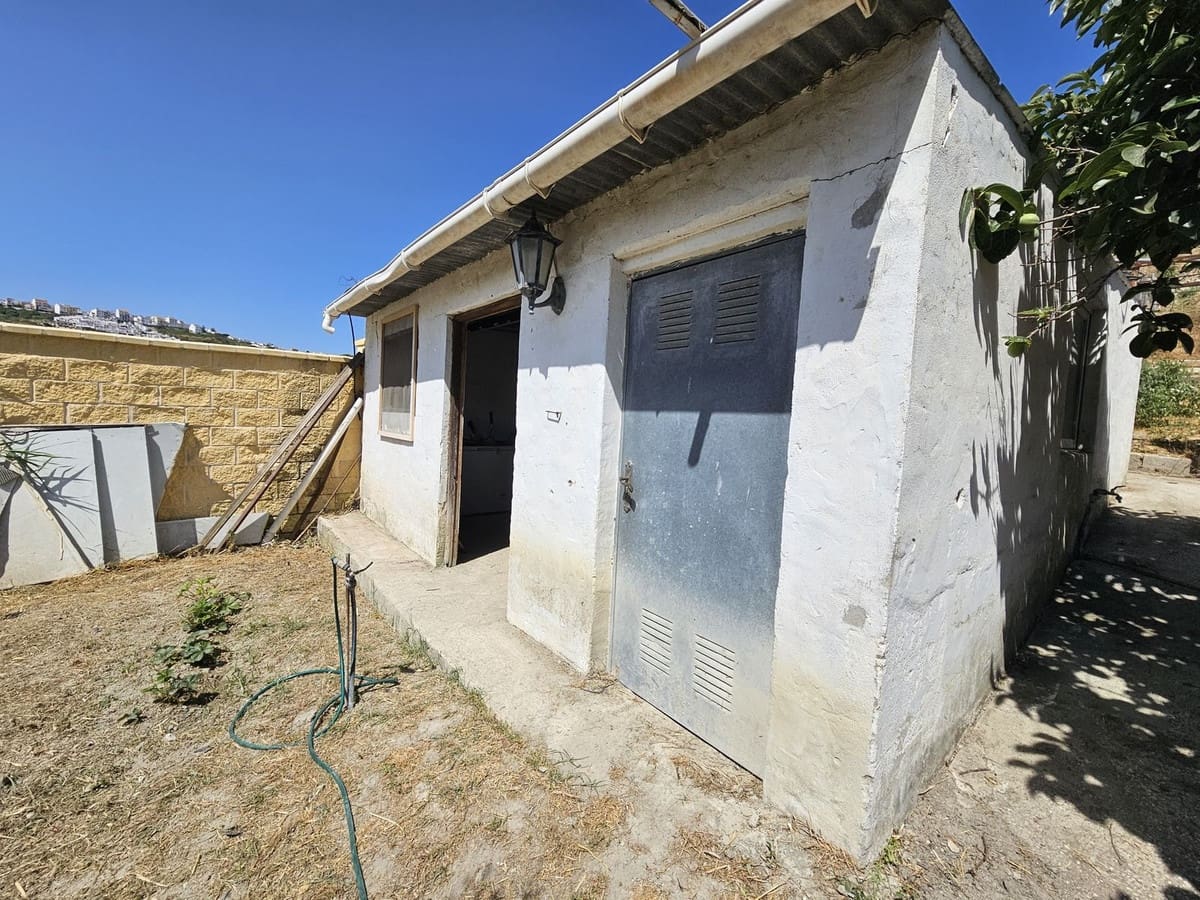 2 bedroom Finca/Country House for sale in Casares with pool - € 459,000 (Ref: 9131773)