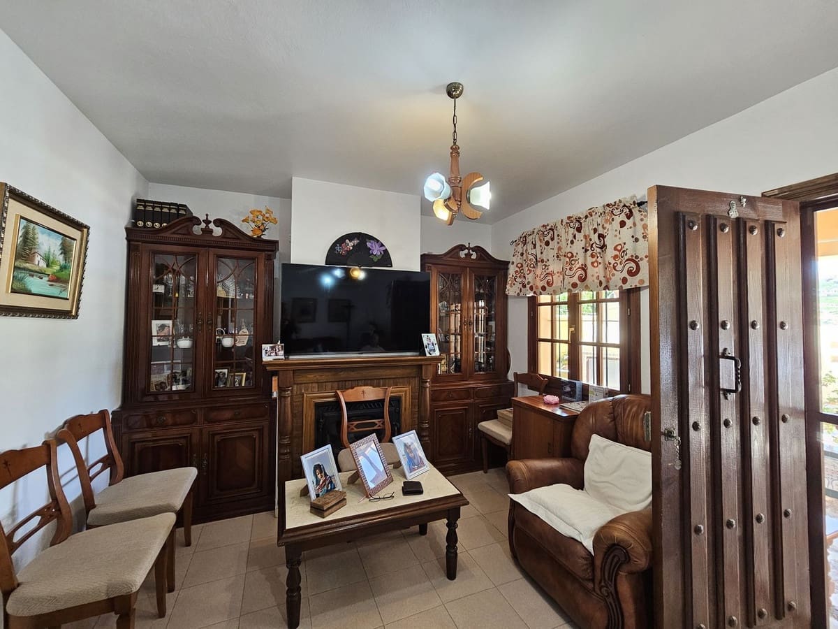2 bedroom Finca/Country House for sale in Casares with pool - € 479,000 (Ref: 9131773)