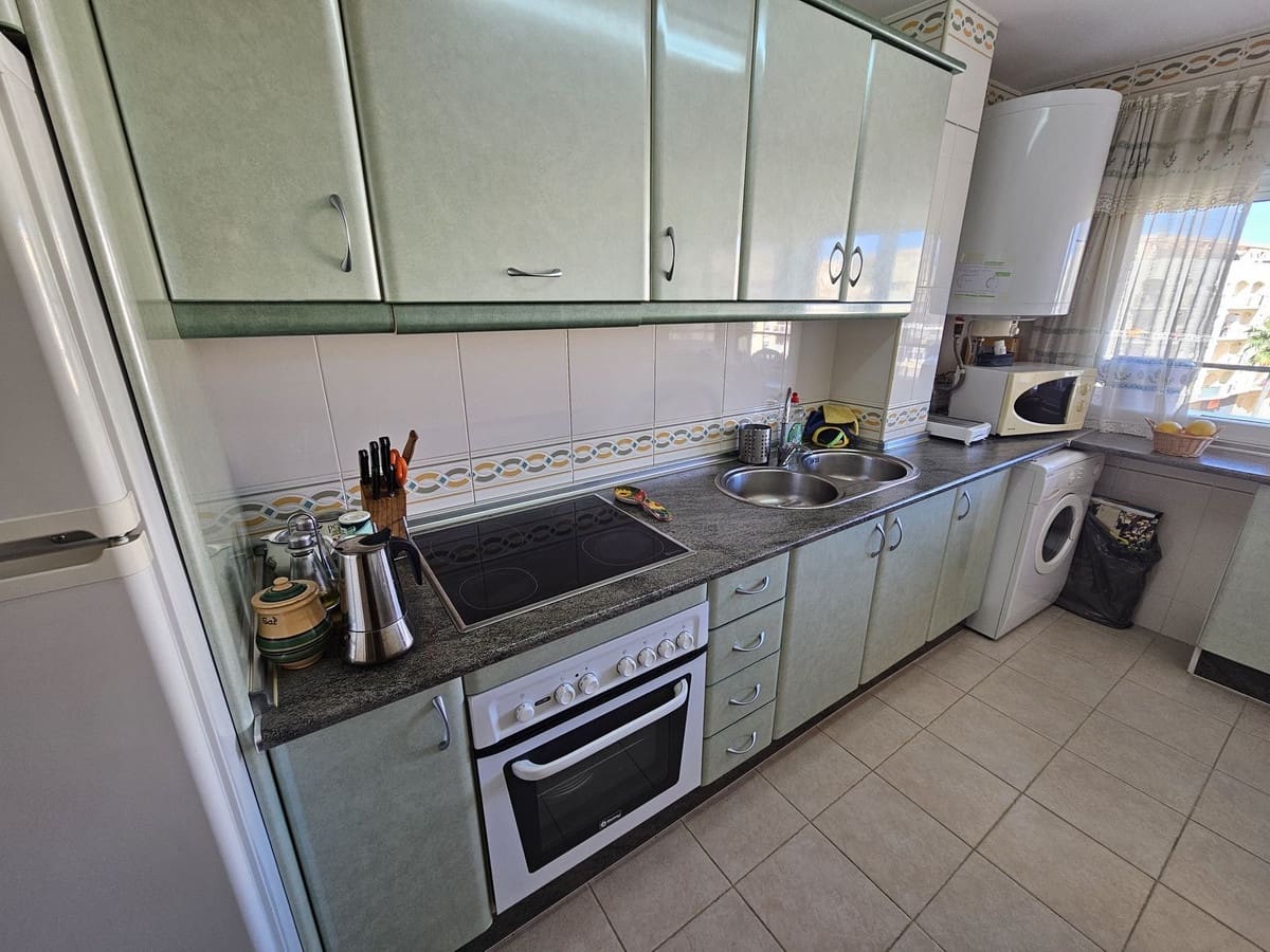 2 makuuhuone Huoneisto myytävänä paikassa San Luis de Sabinillas mukana uima-altaan 
autotalli - 262 000 € (Ref: 9144691)