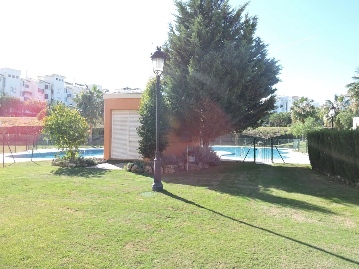 Apartamento de 2 habitaciones en San Luis de Sabinillas en venta con piscina garaje - 259.000 € (Ref: 9144691)
