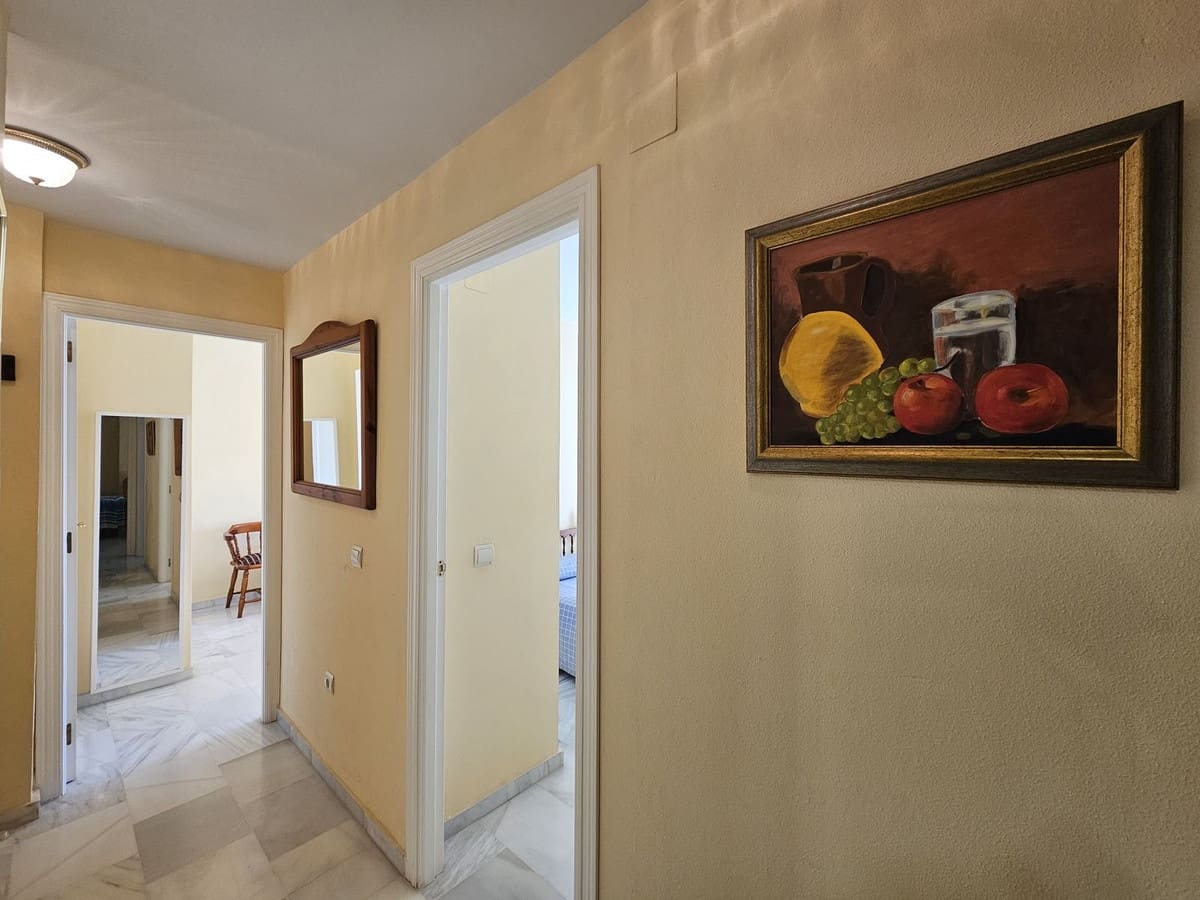 Apartamento de 2 habitaciones en San Luis de Sabinillas en venta con piscina garaje - 250.000 € (Ref: 9144691)