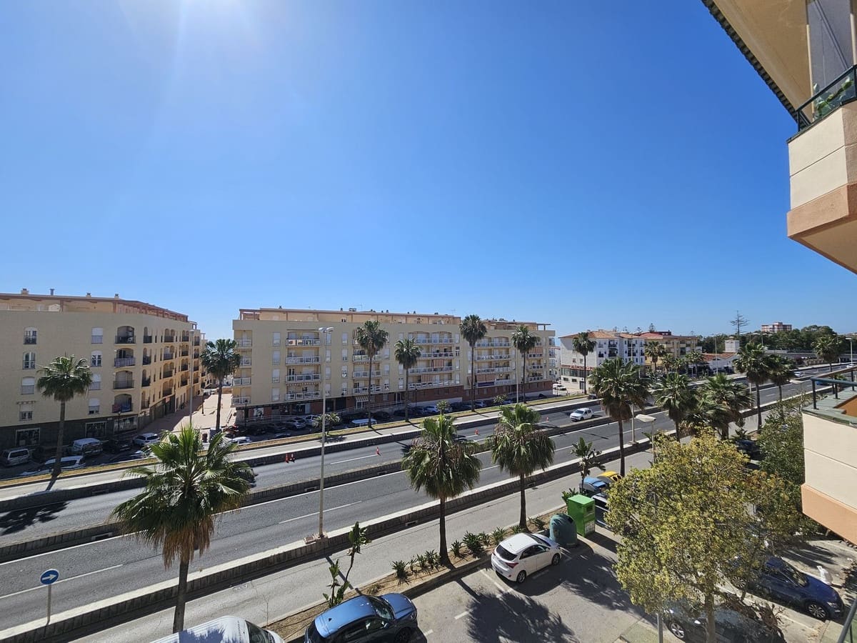 Apartamento de 2 habitaciones en San Luis de Sabinillas en venta con piscina garaje - 250.000 € (Ref: 9144691)