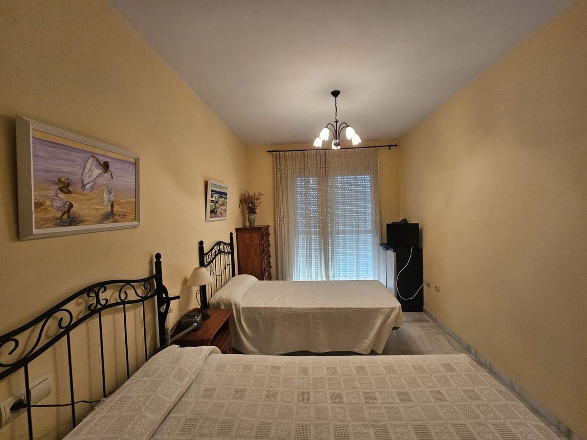 2 bedroom Apartment for sale in San Luis de Sabinillas with pool garage - € 249,900 (Ref: 9144691)
