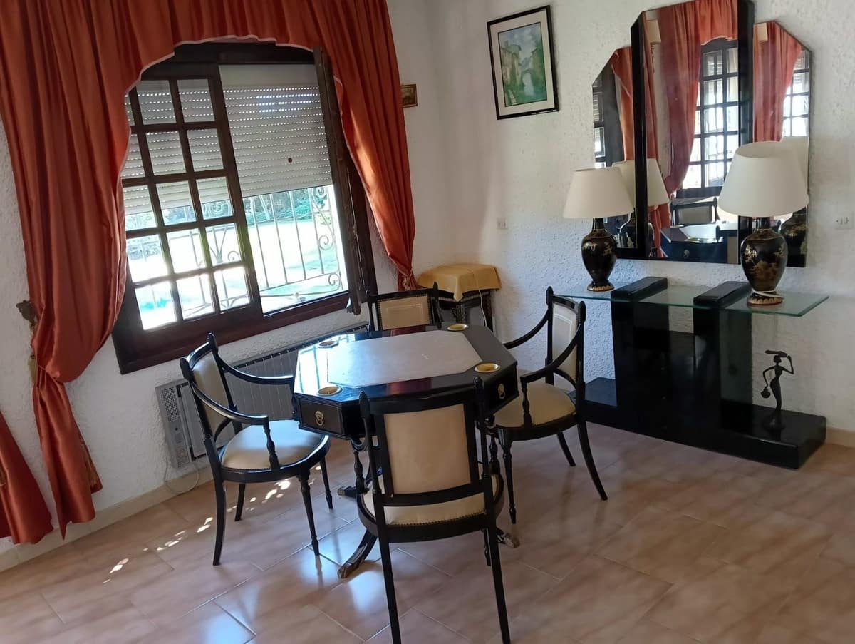 4 slaapkamer Villa voor vakantieverhuur in San Pedro de Alcantara met zwembad garage - € 4.000 (Ref: 9148431)
