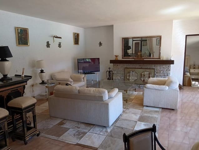 Chalet de 4 habitaciones en San Pedro de Alcantara, Marbella en alquiler vacacional con piscina garaje - 4.000 € (Ref: 9148431)