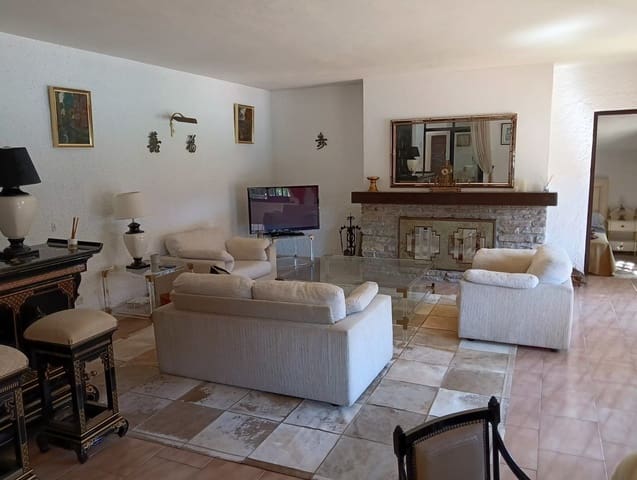 4 sypialnia Willa na kwatery wakacyjne w San Pedro de Alcantara, Marbella z basenem garażem - 4 000 € (Ref: 9148431)