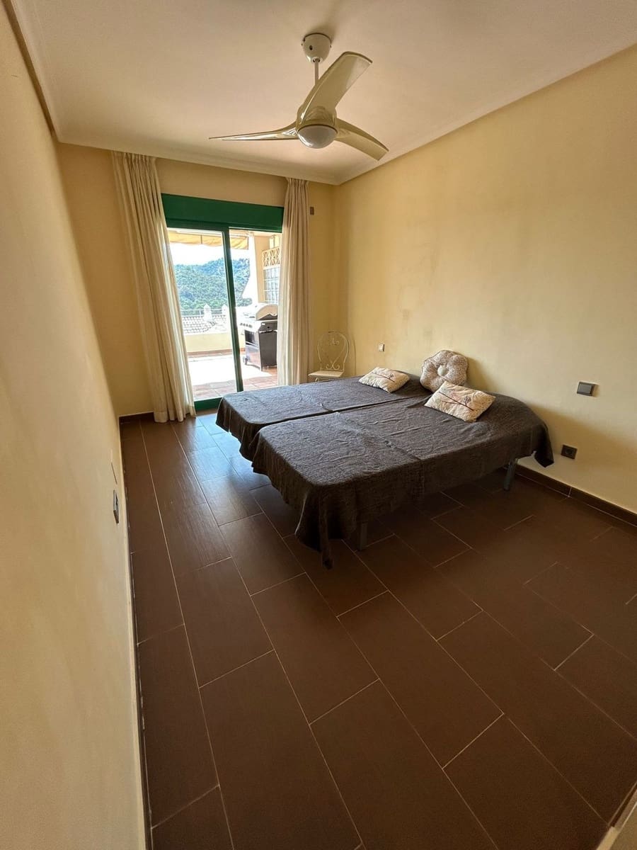 Apartamento de 2 habitaciones en Estepona en venta con piscina garaje - 400.000 € (Ref: 9186491)