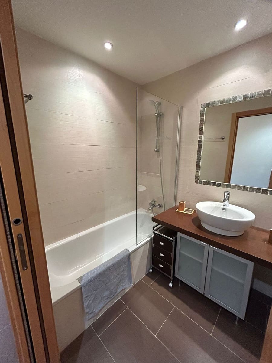 Apartamento de 2 habitaciones en Estepona en venta con piscina garaje - 400.000 € (Ref: 9186491)