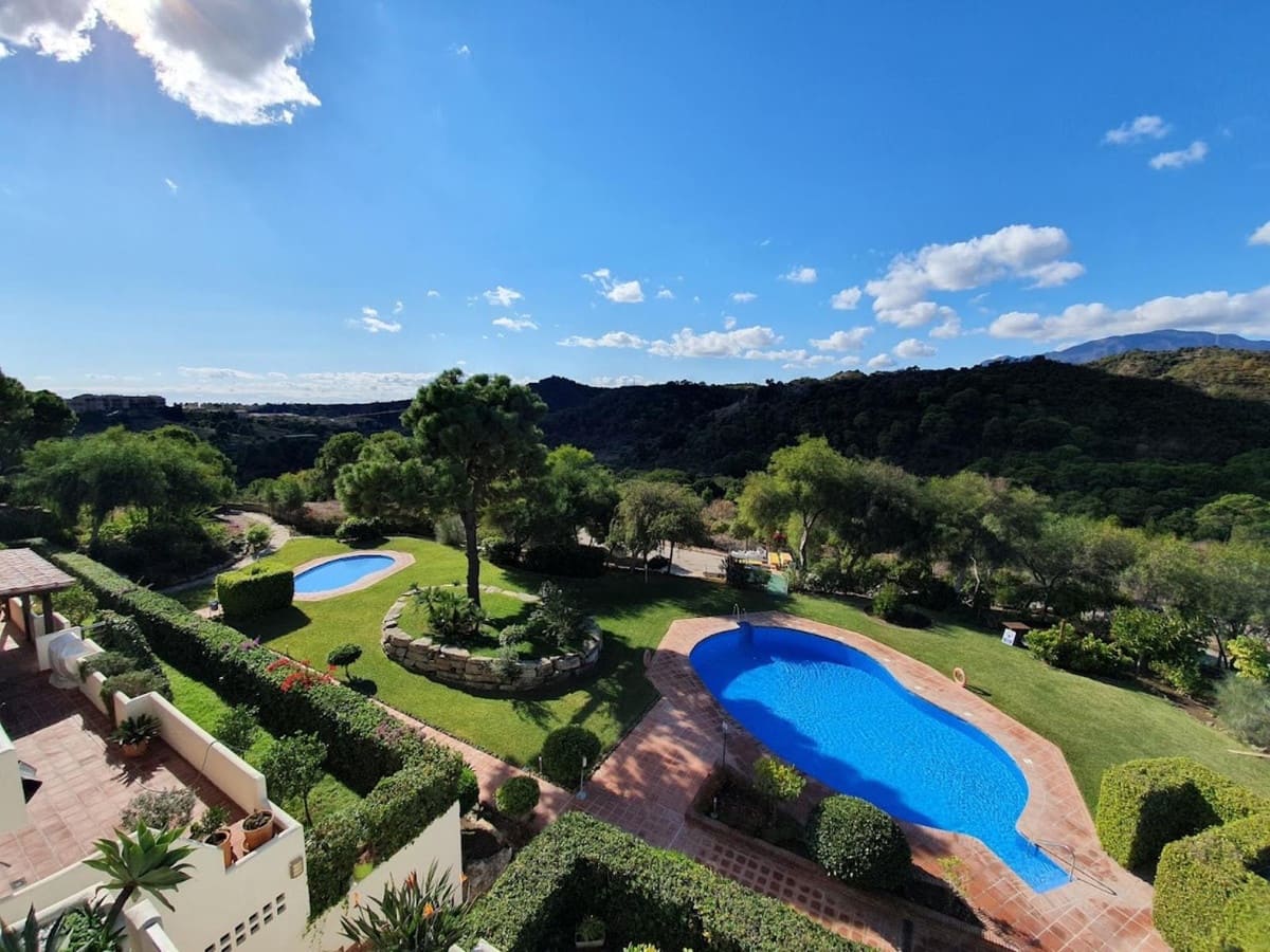 2 soverom Leilighet til salgs i Estepona med svømmebasseng garasje - € 400 000 (Ref: 9186491)