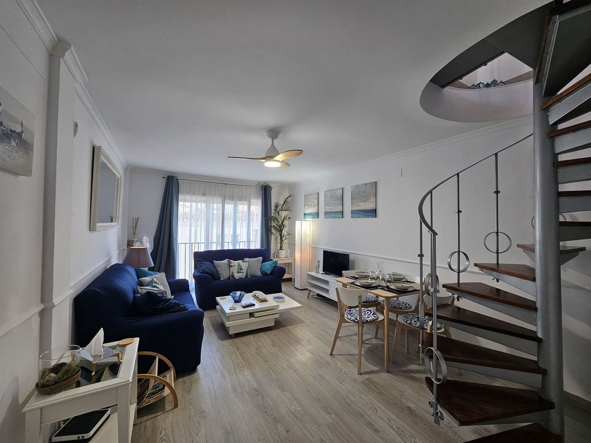 2 soverom Penthouse til salgs i La Duquesa / Puerto de la Duquesa - € 330 000 (Ref: 9389946)