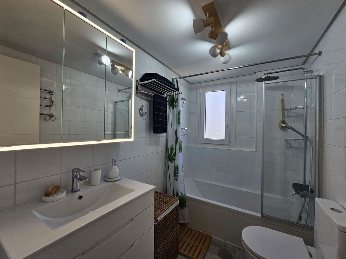 2 soverom Penthouse til salgs i La Duquesa / Puerto de la Duquesa - € 330 000 (Ref: 9389946)